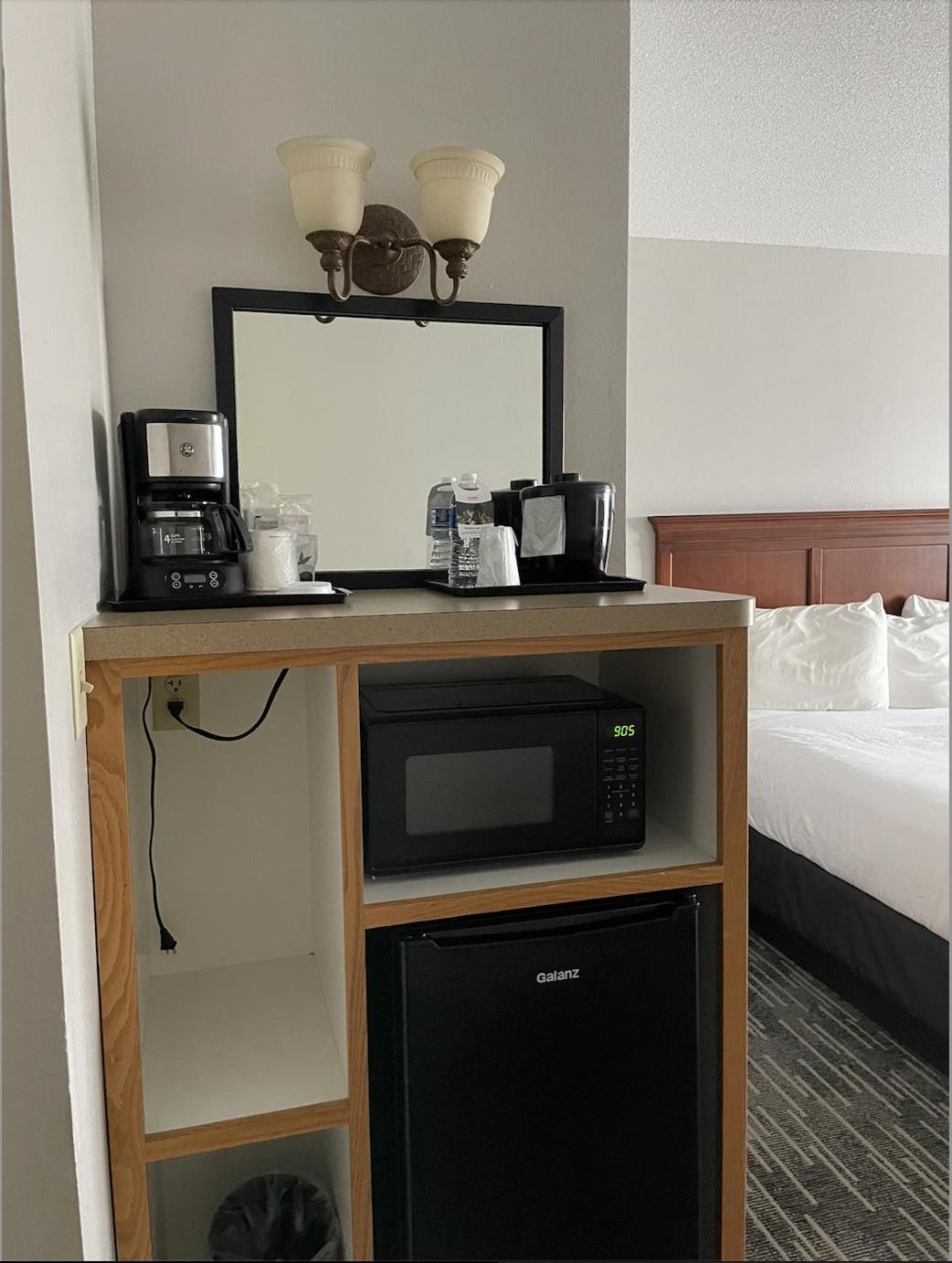 Harmony Inn & Suites Форт-Додж Экстерьер фото