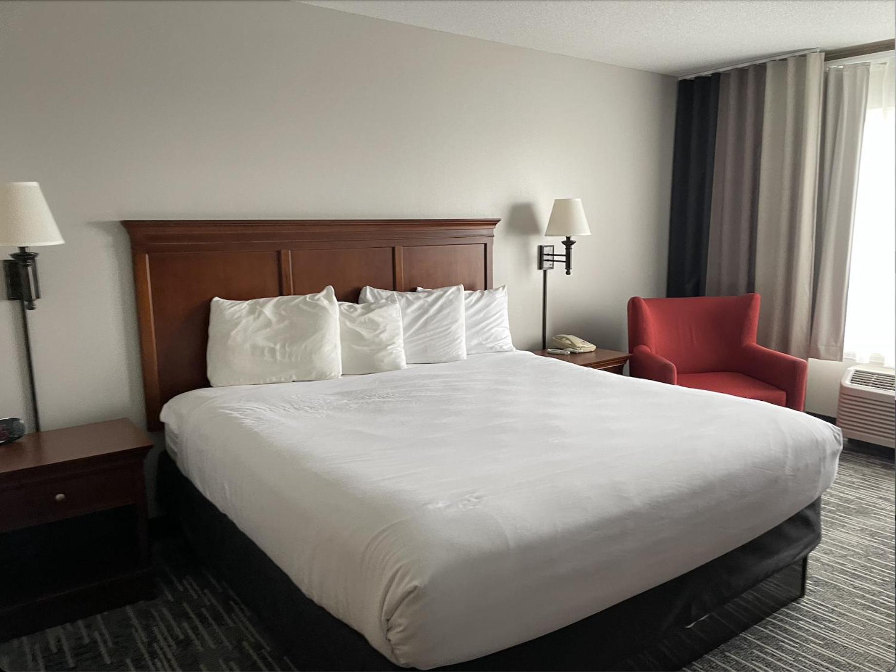 Harmony Inn & Suites Форт-Додж Экстерьер фото