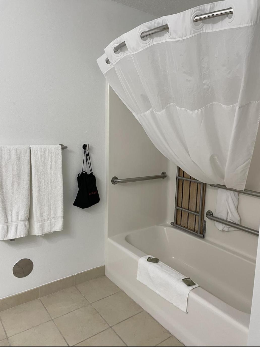Harmony Inn & Suites Форт-Додж Экстерьер фото