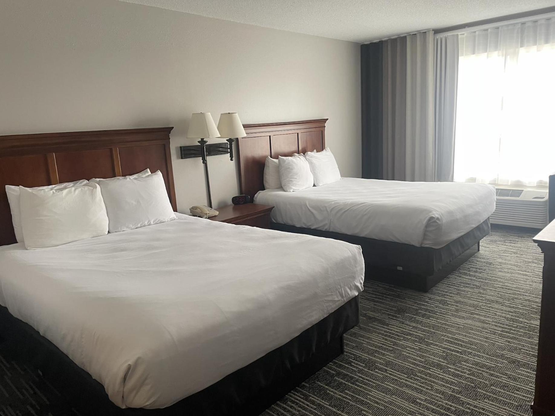 Harmony Inn & Suites Форт-Додж Экстерьер фото